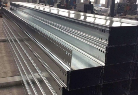 200*100防火噴塑槽盒多少錢，受規(guī)格和厚度的影響介紹